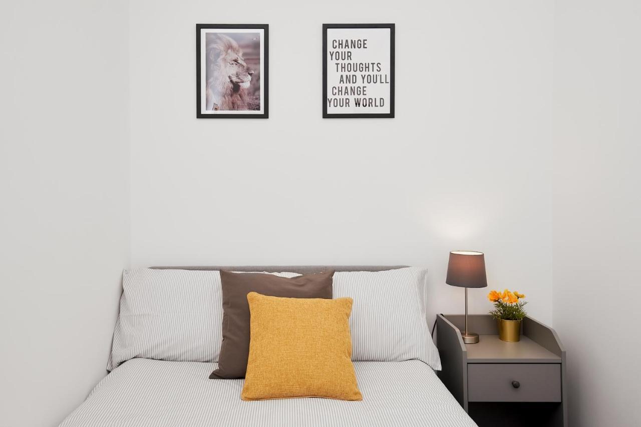 High Spec 2 Bed Apartment W/Parking Available 伦敦 外观 照片