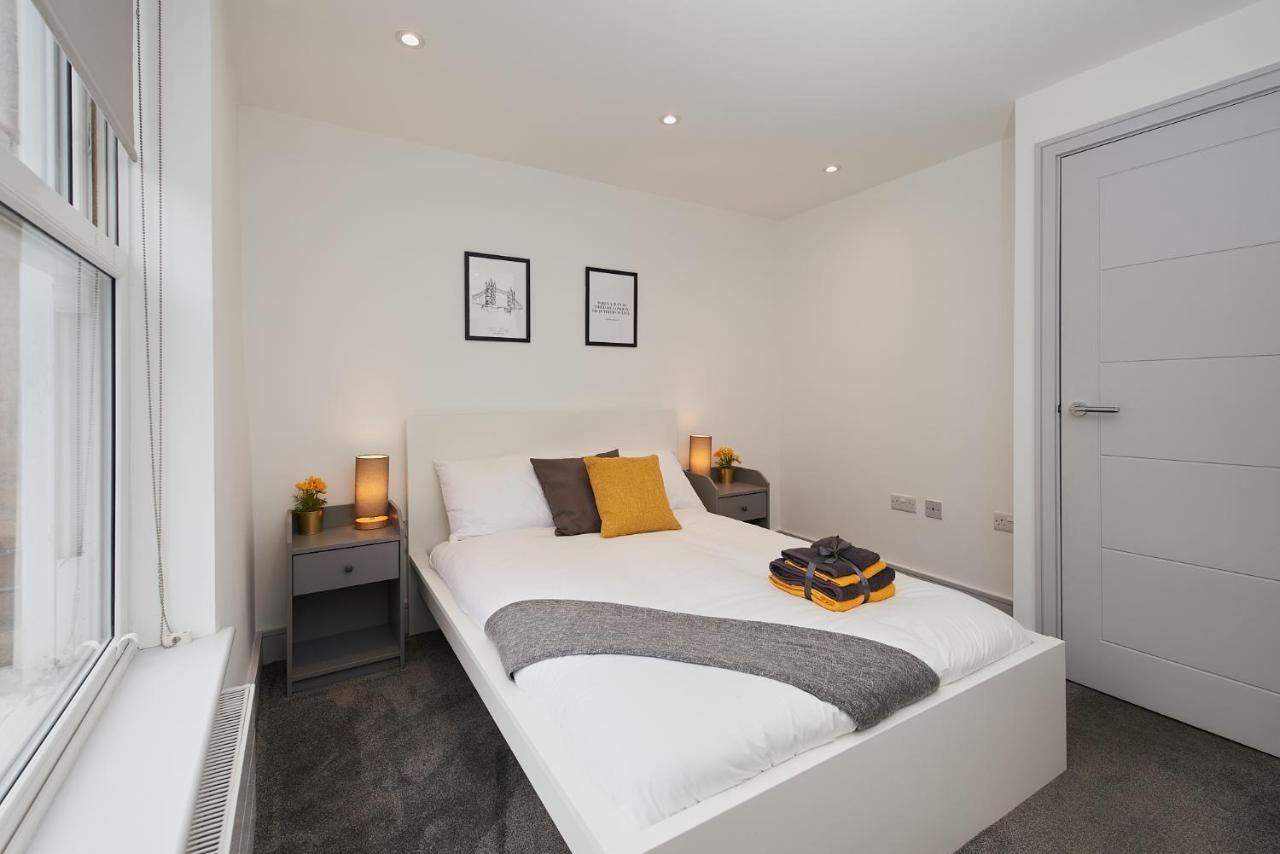 High Spec 2 Bed Apartment W/Parking Available 伦敦 外观 照片