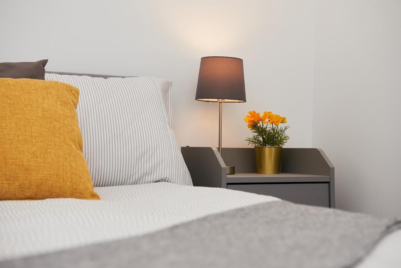 High Spec 2 Bed Apartment W/Parking Available 伦敦 外观 照片