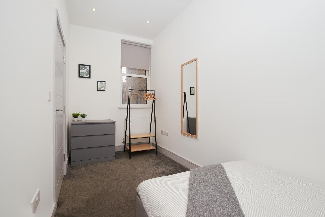 High Spec 2 Bed Apartment W/Parking Available 伦敦 外观 照片