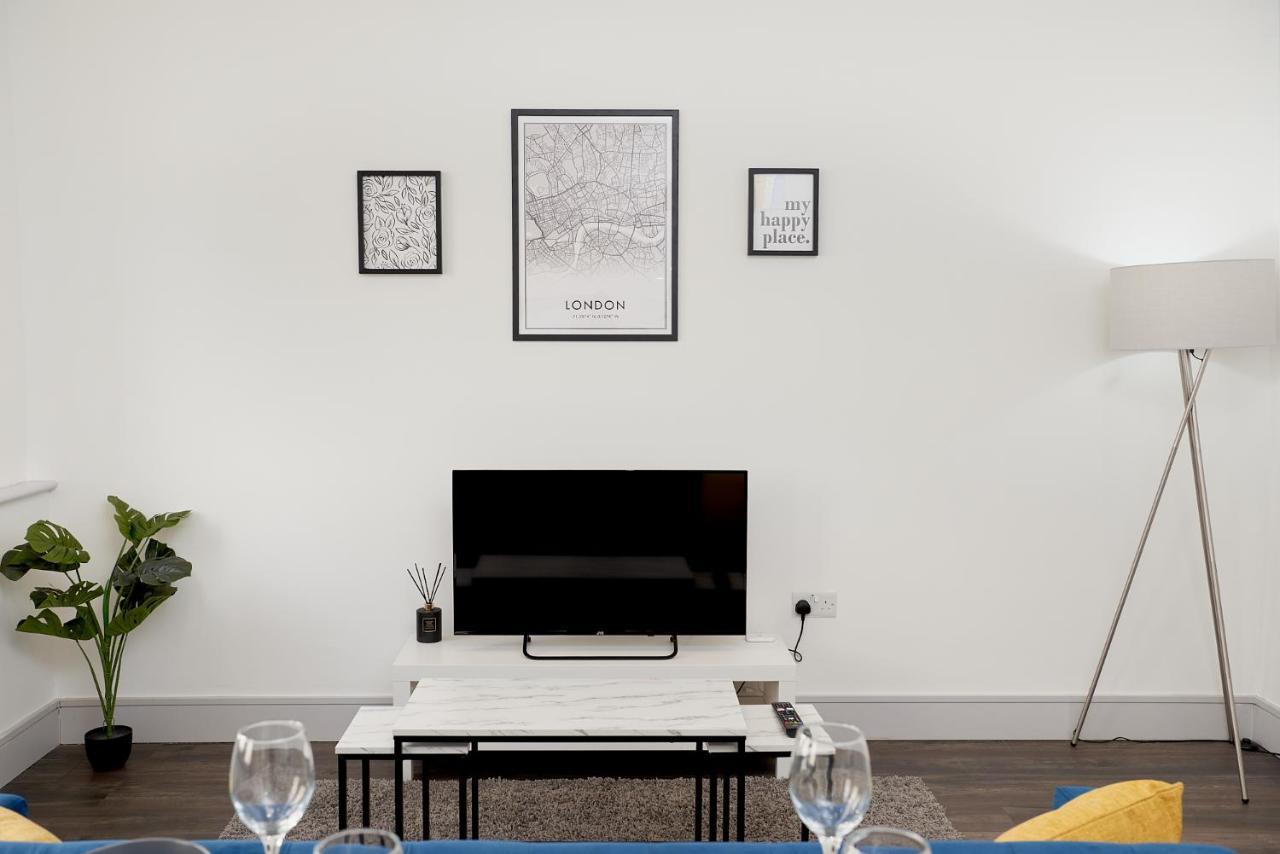High Spec 2 Bed Apartment W/Parking Available 伦敦 外观 照片